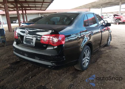 2006 Volkswagen Jetta 2.5 из США, поврежденный, VIN 3VWRF81K46M817303